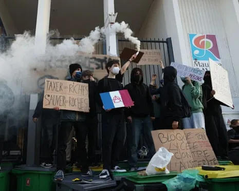 New French PM Faces Mounting Scrutiny as Nationwide Protests Paralyze Schools and Transportation